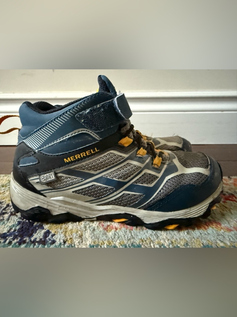 Merrell Moab waterproof hiking boot - kids size 4